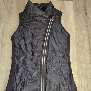 Lululemon Run What The Fluff Vest Black Color